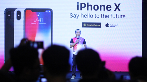 iPhone X 'cháy hàng' tại Thế giới di động